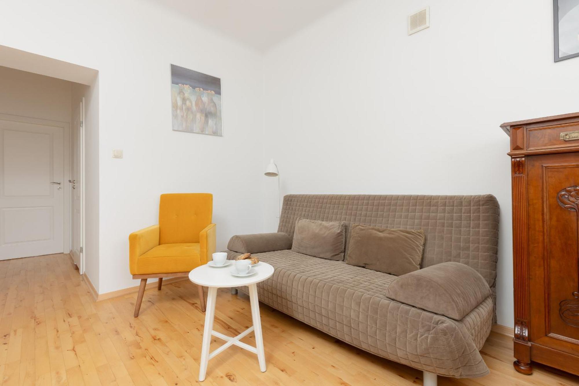 One-bedroom Capital By Renters Апартаменти *